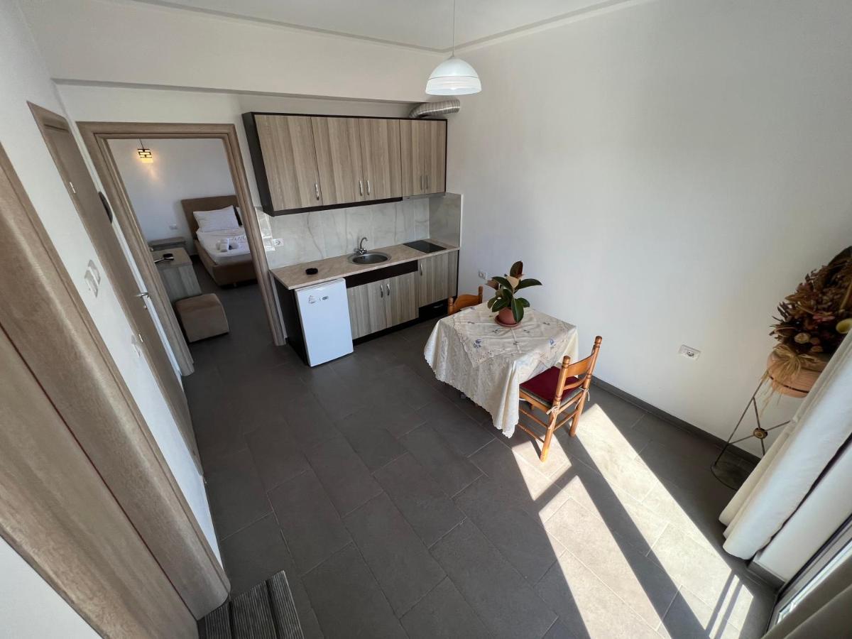 Hotel Irini Sarandë エクステリア 写真