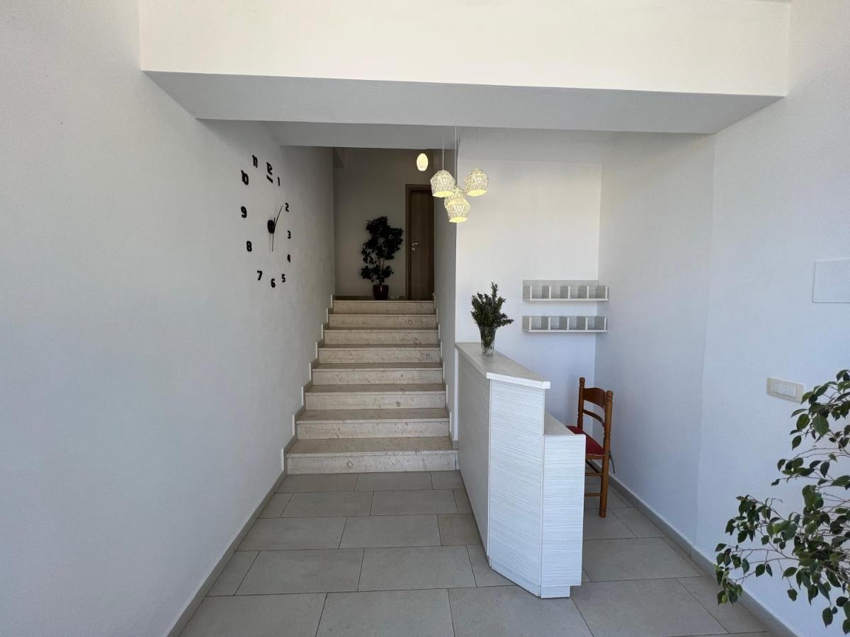 Hotel Irini Sarandë エクステリア 写真