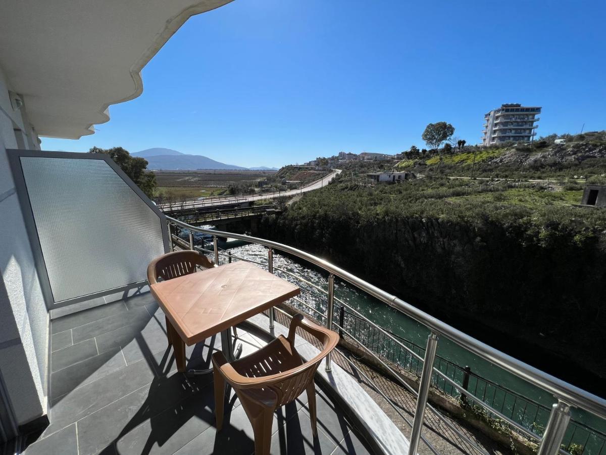 Hotel Irini Sarandë エクステリア 写真