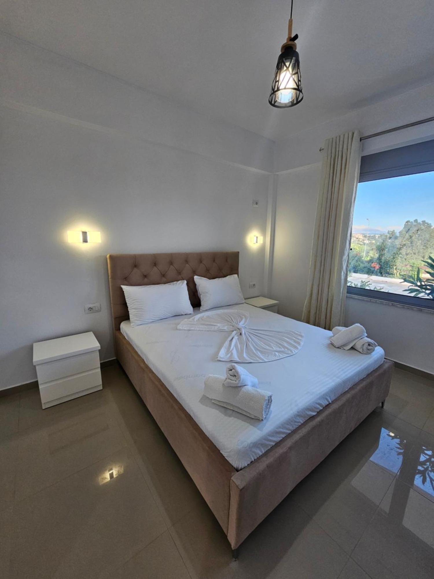 Hotel Irini Sarandë エクステリア 写真