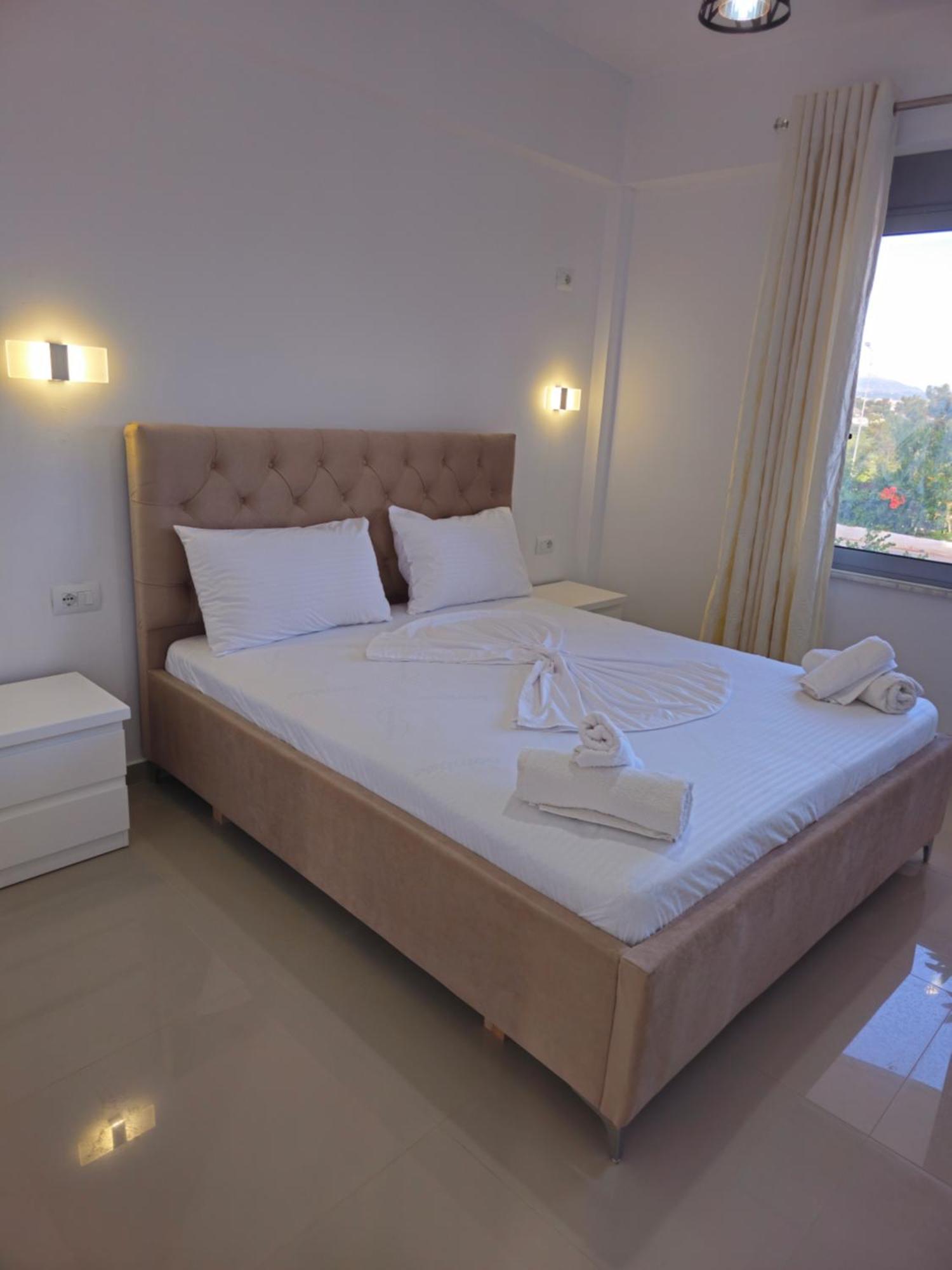 Hotel Irini Sarandë エクステリア 写真