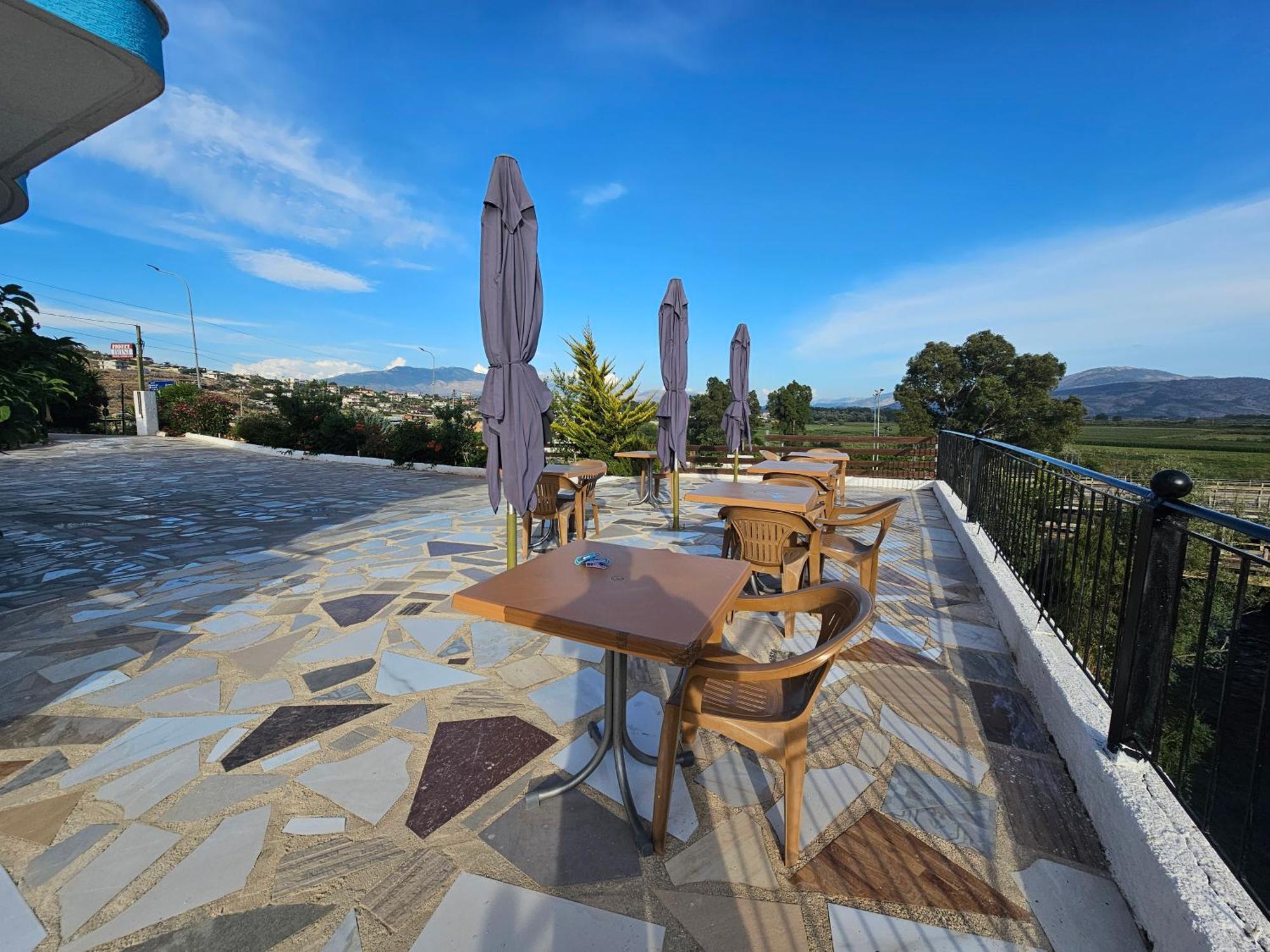 Hotel Irini Sarandë エクステリア 写真