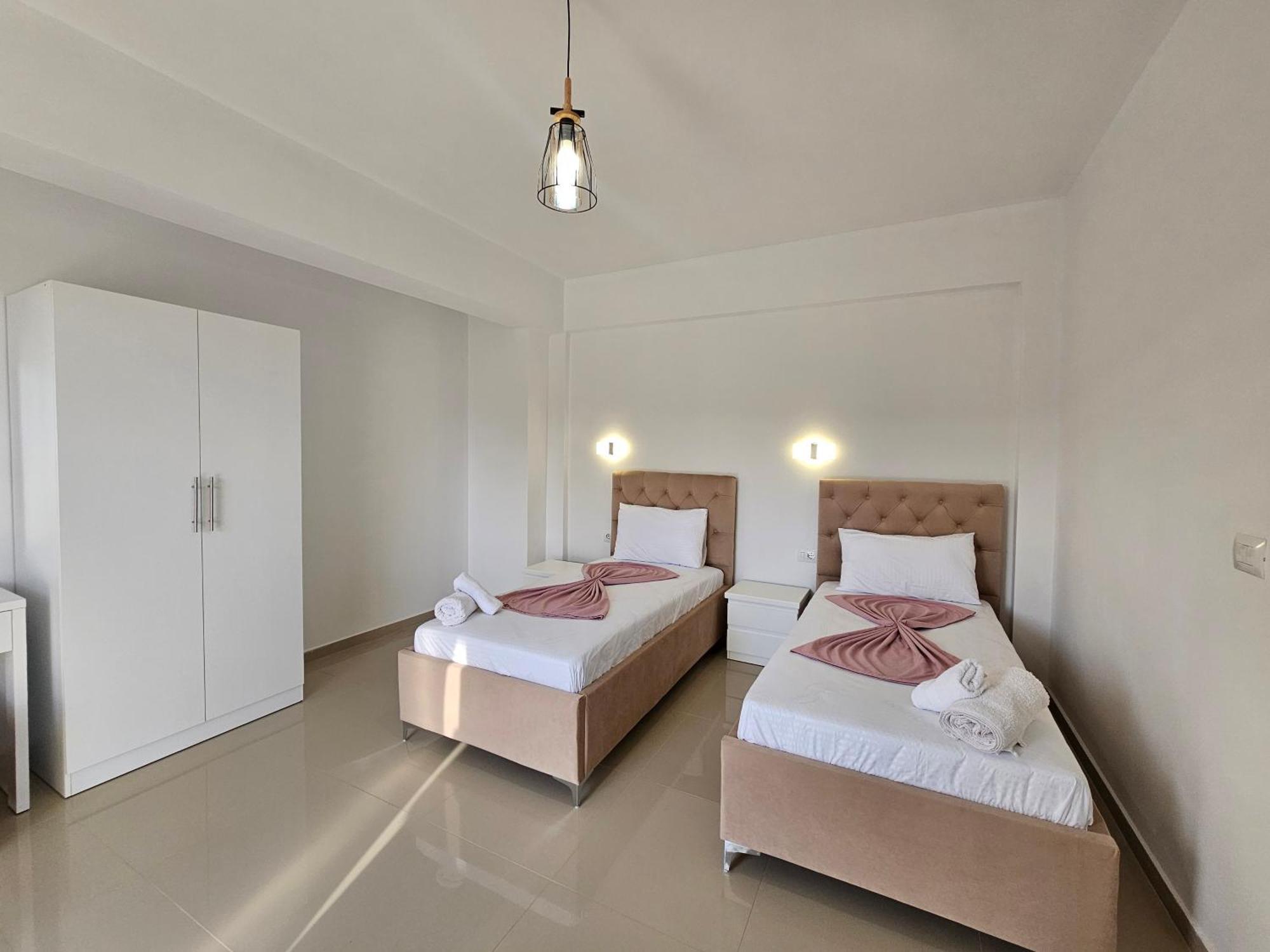 Hotel Irini Sarandë エクステリア 写真