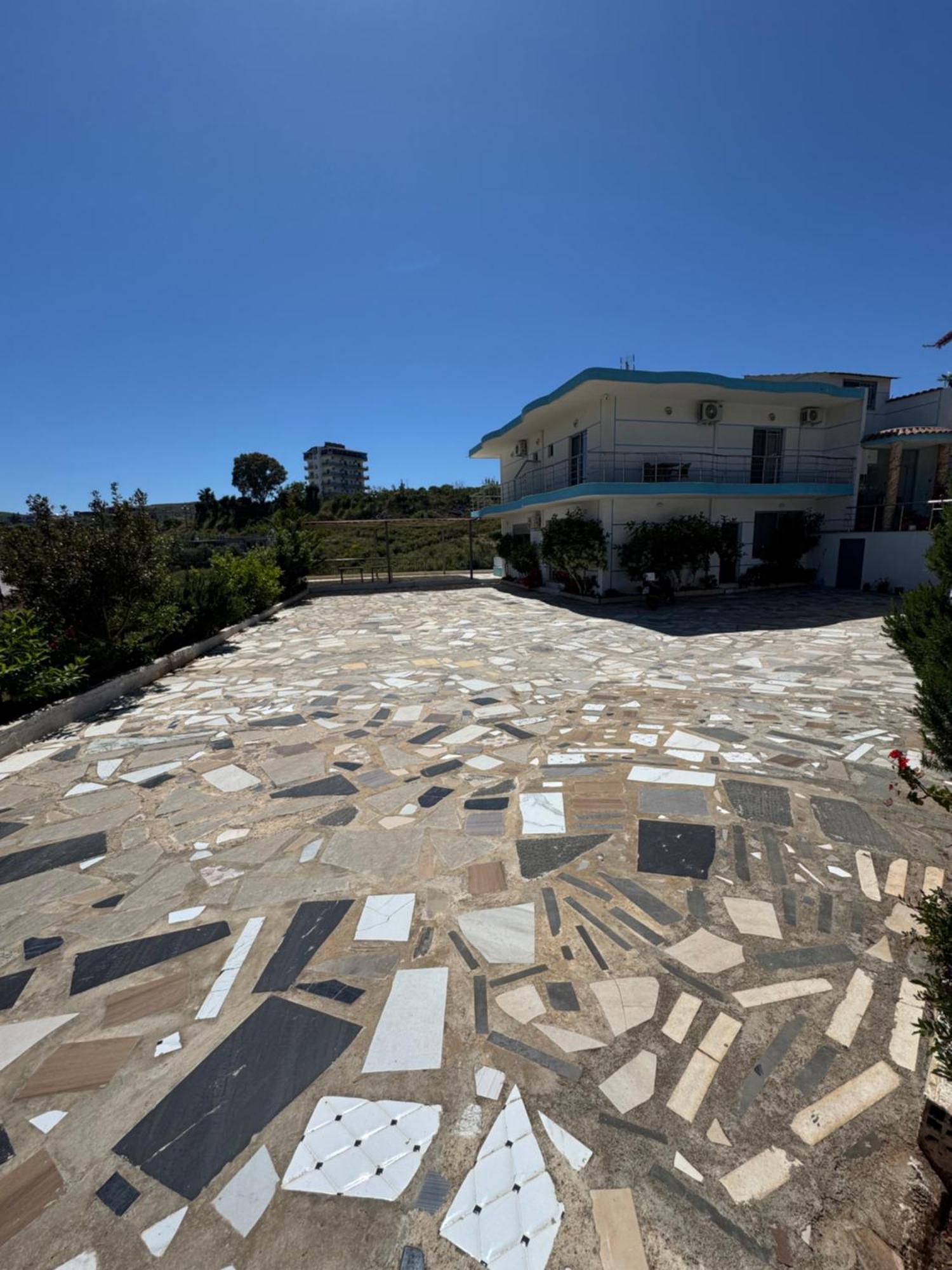 Hotel Irini Sarandë エクステリア 写真