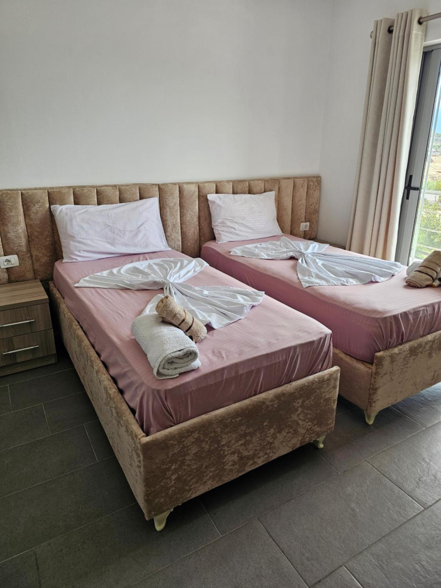 Hotel Irini Sarandë エクステリア 写真