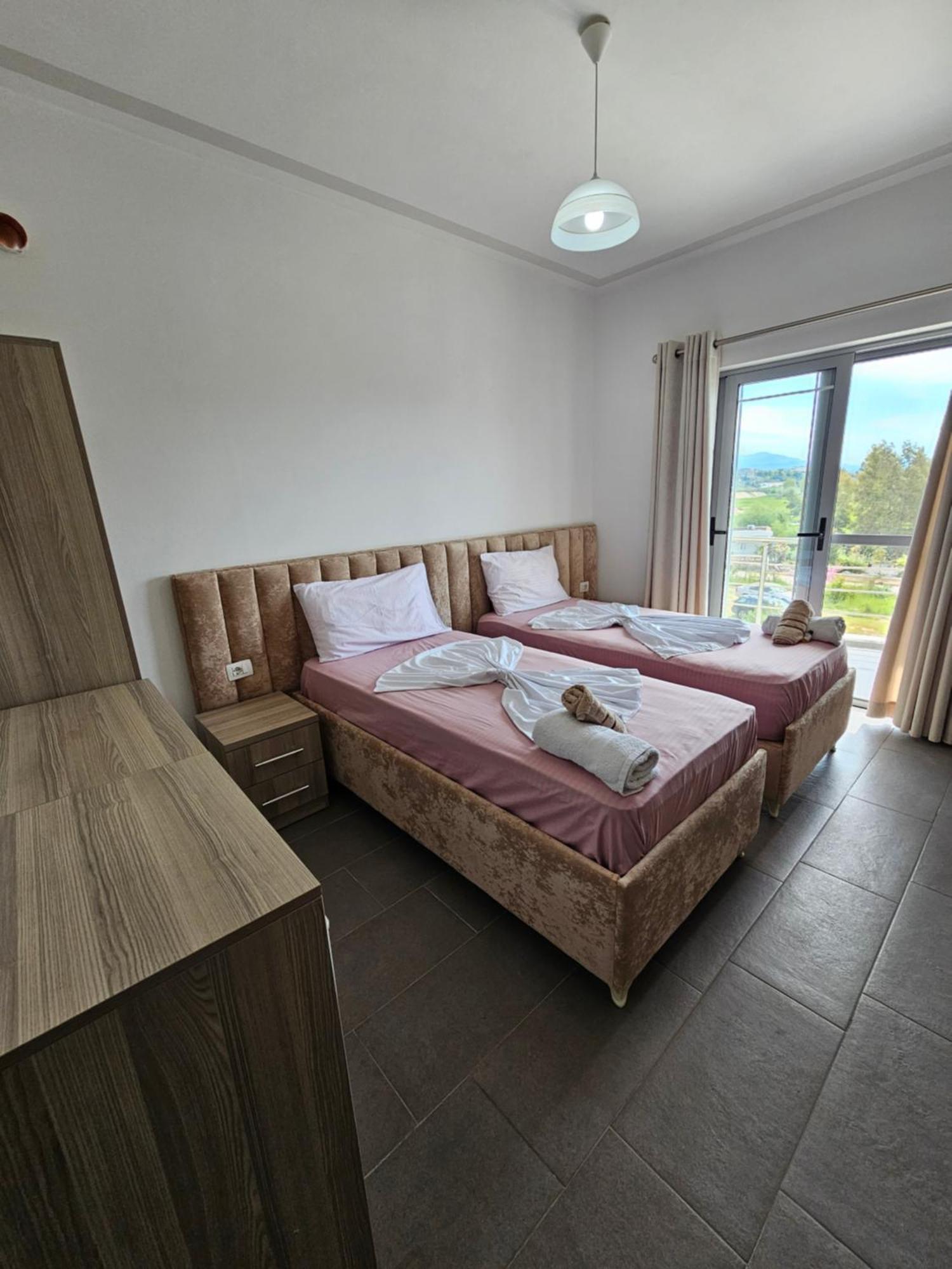 Hotel Irini Sarandë エクステリア 写真