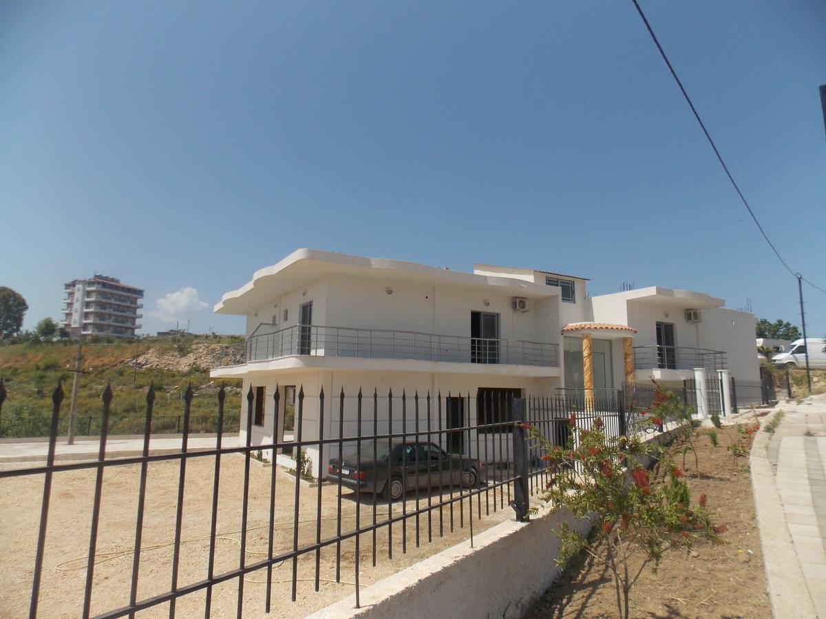 Hotel Irini Sarandë エクステリア 写真