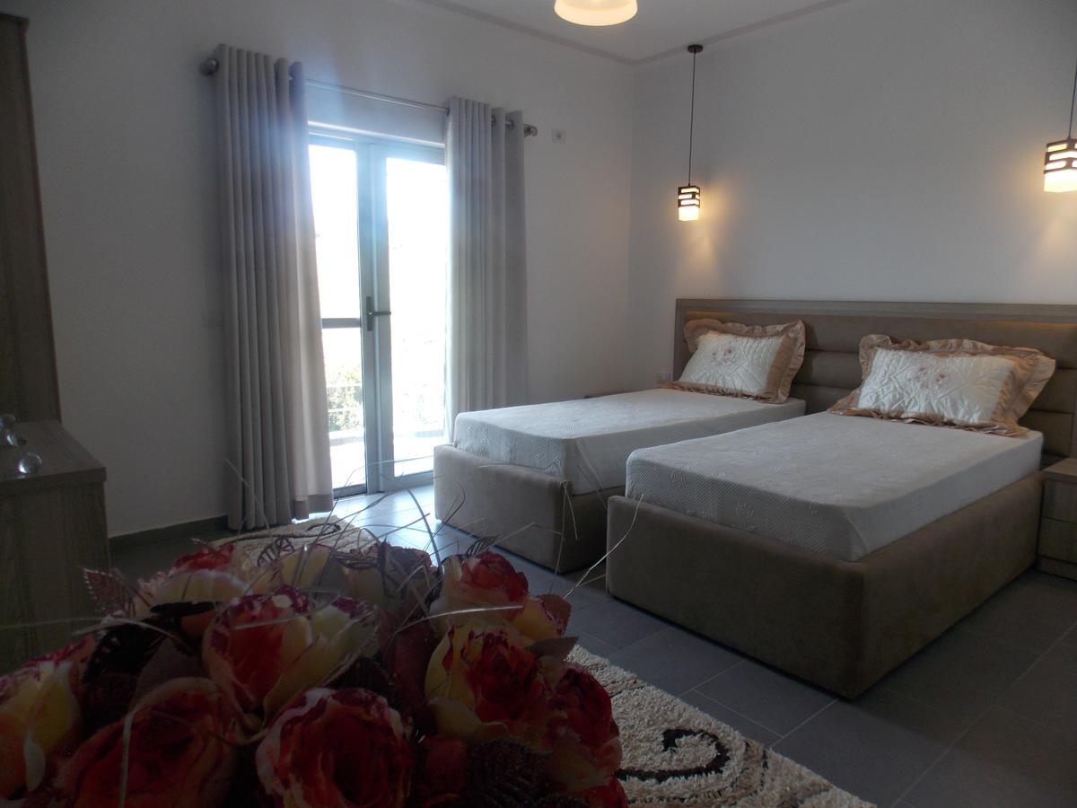 Hotel Irini Sarandë エクステリア 写真