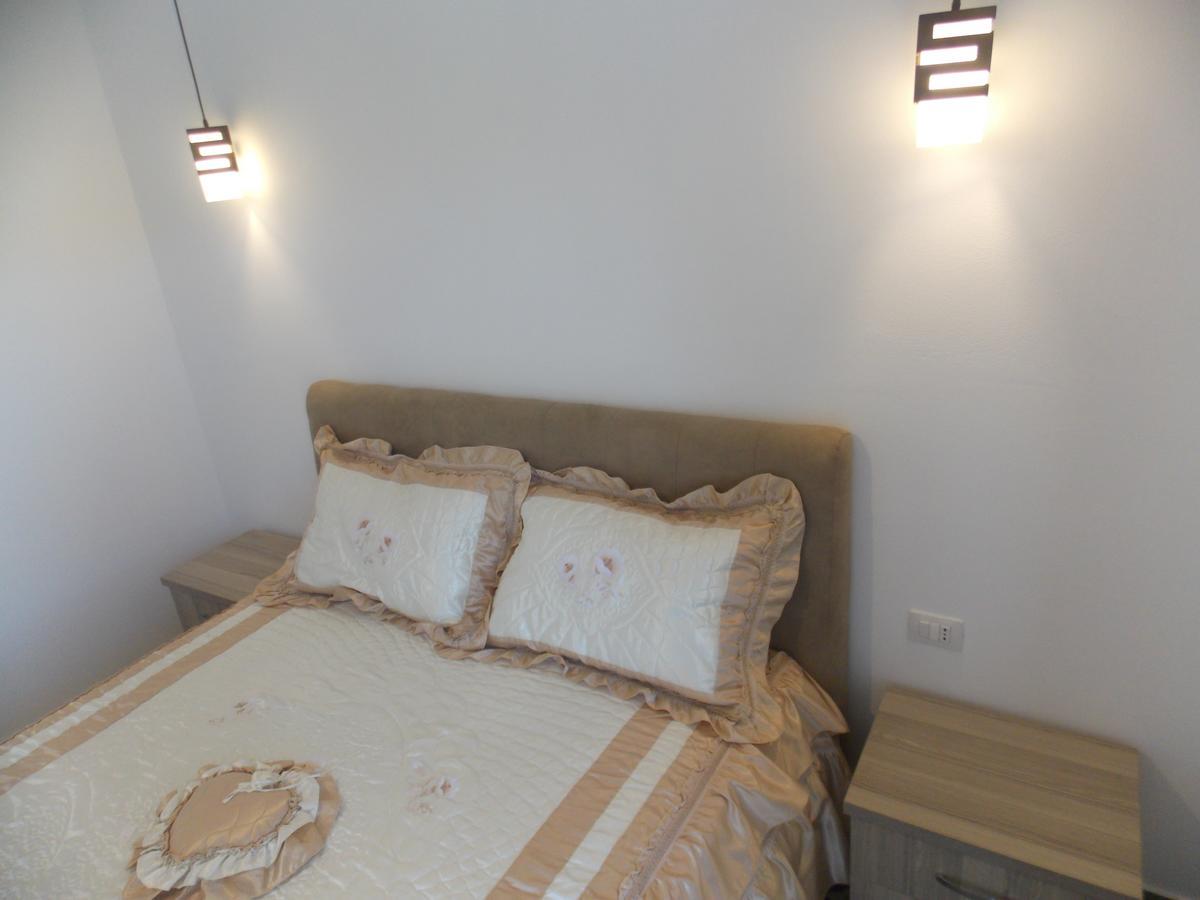 Hotel Irini Sarandë エクステリア 写真